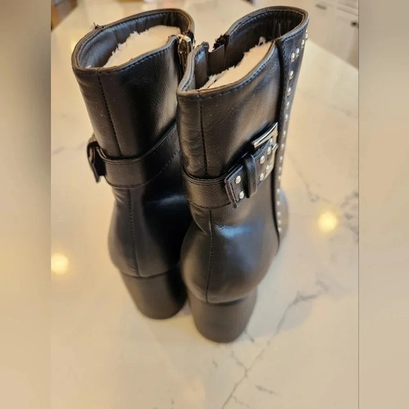 NWOT || OLIVIA + KATE || Rachel black, block booties, heels, vegan, size 6 - Picture 4 of 6